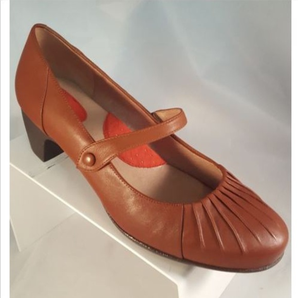 softwalk mary jane shoes